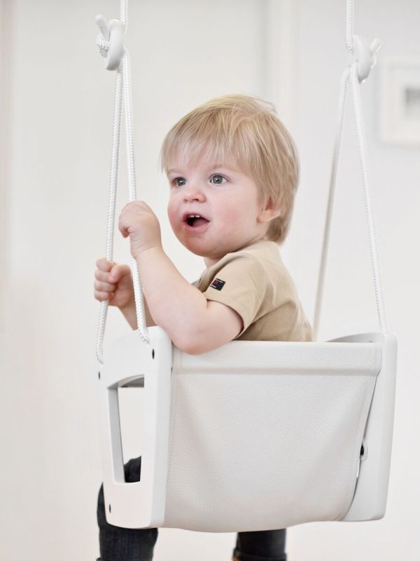 Lillagunga Toddler Swing is the flagship of our product portfolio. It is fun and extraordinary stylish swing for the youngest family member, designed with the outmost precision and care.