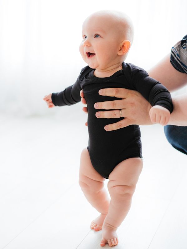 Long-sleeved jersey with the child's own name and number, white. Jersey body for a child. The desired name and number are printed on the child's jersey - the perfect team body. Tip! Daddy Survival packing Must Have -product.